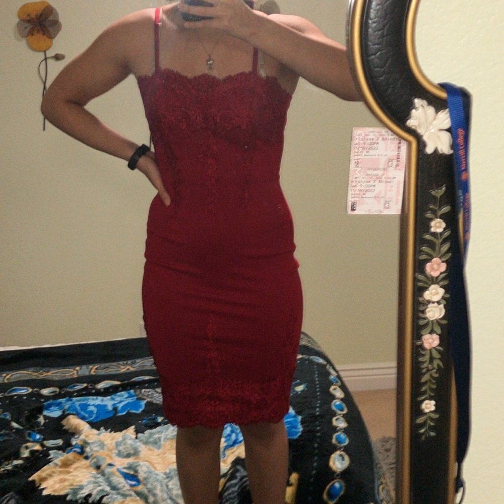Haute Monde Red Lace Body con Dress